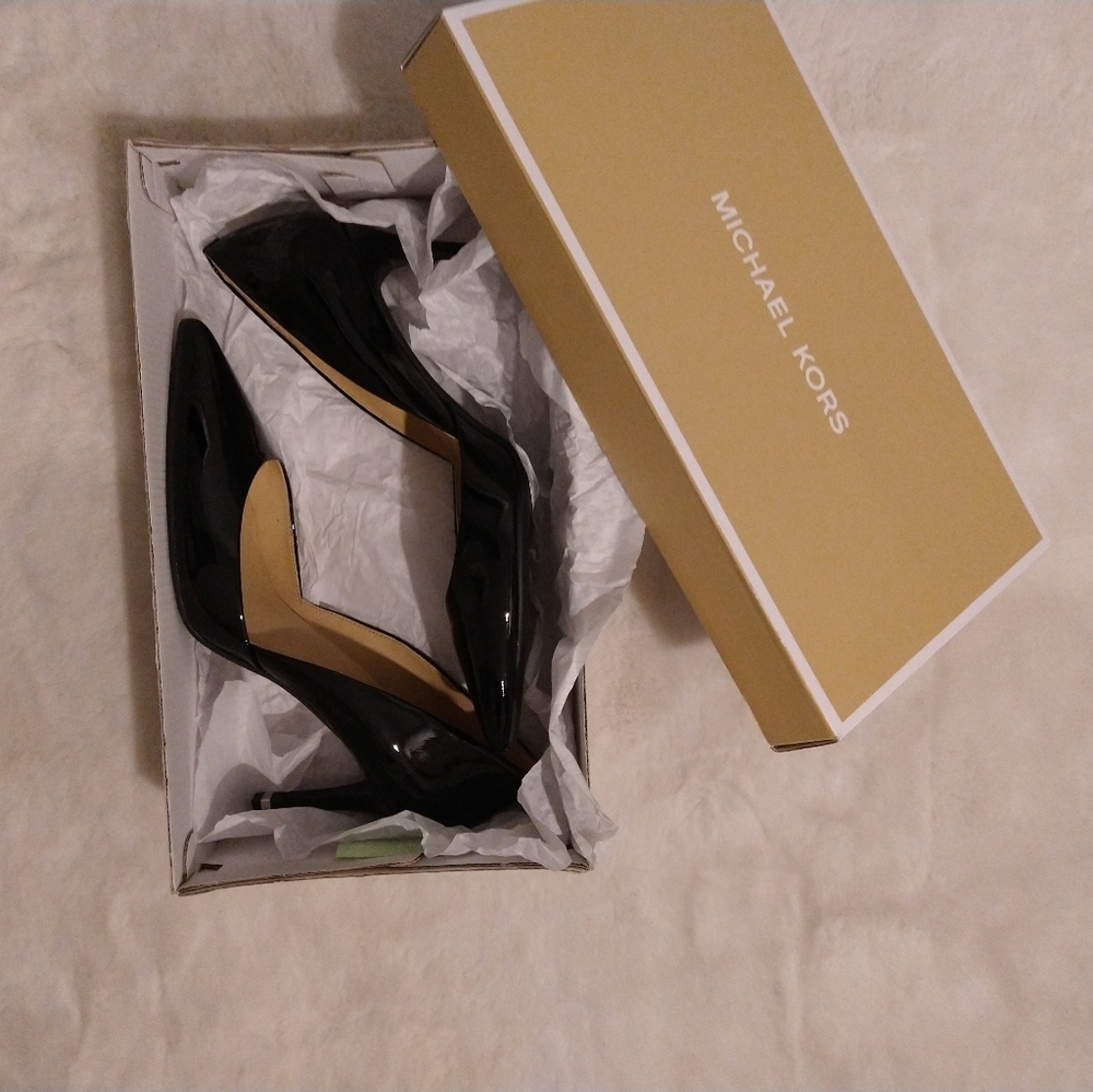 Michael Kors Ashby Pumps